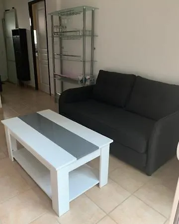 Grande Dans Logement Partagé *