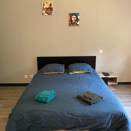 Grande Dans Logement Partagé